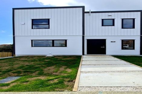 Photo of property in 43b Crestview Rise, Papakura, 2110