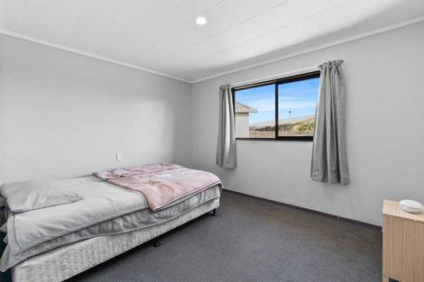 Photo of property in 9b Lyn Grove, Papamoa Beach, Papamoa, 3118