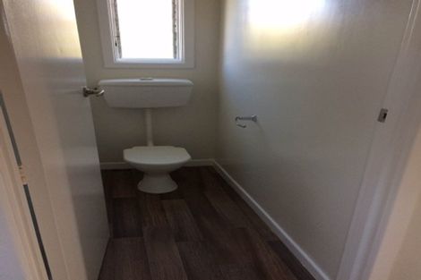 Photo of property in 98 Tirimoana Road, Te Atatu South, Auckland, 0602