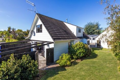 Photo of property in 2 Ascot Close, Richmond Heights, Taupo, 3330