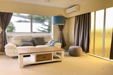 Photo of property in 2/104 Carlisle Road, Browns Bay, Auckland, 0632