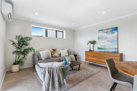 Photo of property in 3/2 Te Rito Road, Hobsonville, Auckland, 0616
