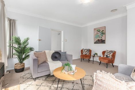 Photo of property in 2 Chester Road, Tawa, Wellington, 5028