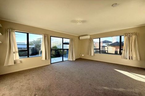 Photo of property in 19a Glenhaven Place, Te Atatu Peninsula, Auckland, 0610