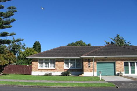 Photo of property in 2 Edorvale Avenue, Manukau, Auckland, 2025