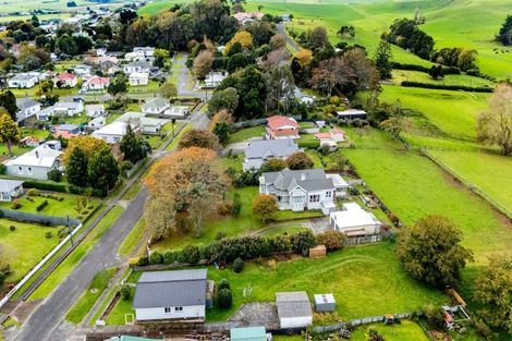 Photo of property in 18 Mills Street, Eltham, 4322