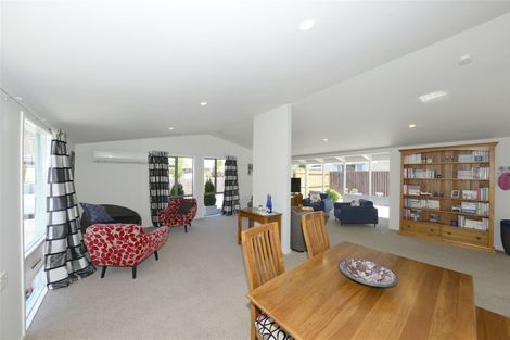 Photo of property in 27a Meadow Street, Papanui, Christchurch, 8052
