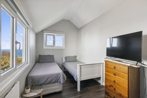 Photo of property in 2b Paratu Way, Strathmore Park, Wellington, 6022