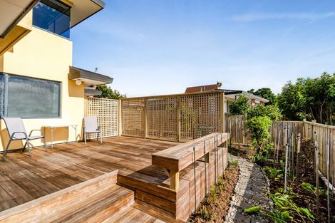 Photo of property in 20 Kellyville Heights, Merrilands, New Plymouth, 4312