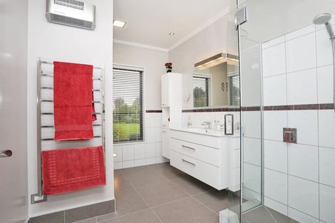 Photo of property in 41 Arcadia Place, Seaward Bush, Invercargill, 9812