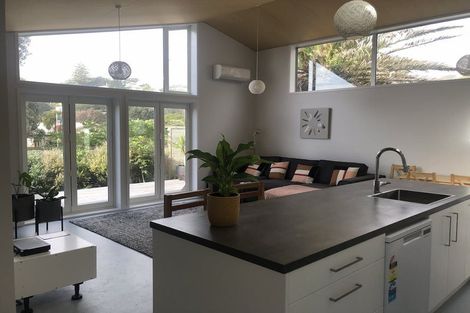 Photo of property in 80 The Parade, Paekakariki, 5034