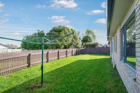 Photo of property in 9 Woodbank Drive, Glen Eden, Auckland, 0602