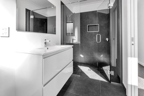 Photo of property in 12 Taurangawaka Road, One Tree Point, 0118