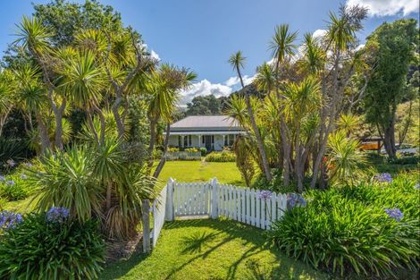 Photo of property in 5849 Christchurch Akaroa Road, Duvauchelle, Akaroa, 7582