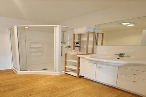 Photo of property in 15 Burnside Court, Rosedale, Auckland, 0632