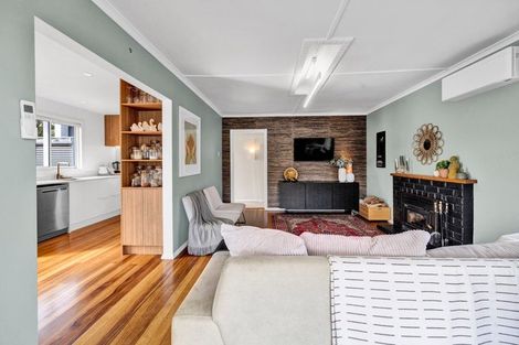 Photo of property in 19 Lawry Street, Blagdon, New Plymouth, 4310