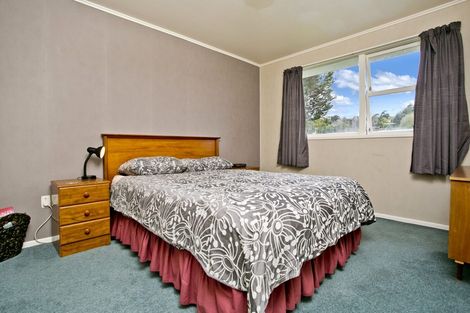 Photo of property in 22 Sequoia Place, Sunnynook, Auckland, 0620