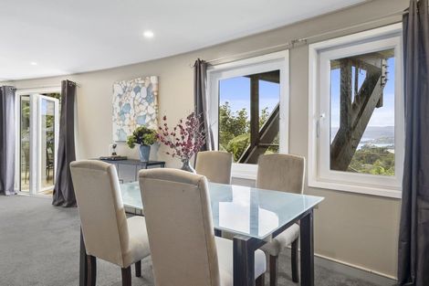 Photo of property in 51 Harbour View Road, Northland, Wellington, 6012