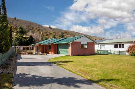 Photo of property in 90 Shields Street, Clyde, 9330