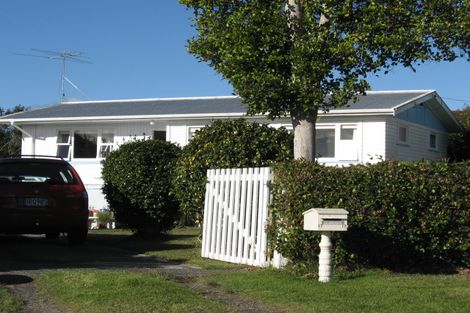 Photo of property in 17 Haruru Falls Road, Haruru, 0204