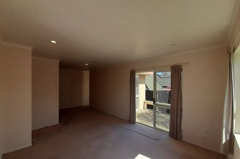 Photo of property in 16 Bella Villa Drive, Waiuku, 2123