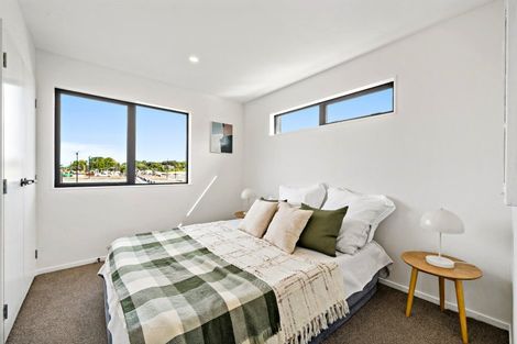 Photo of property in 1/4 Glenburn Road, Hobsonville, 0616