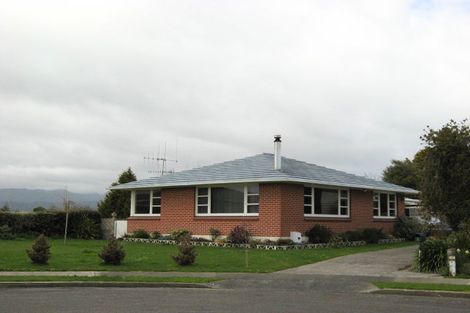 Photo of property in 8 Harlech Street, Levin, 5510