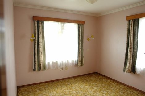 Photo of property in 28 Cambridge Street, Patea, 4520