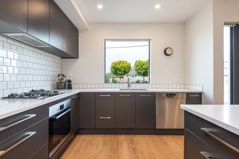 Photo of property in 1/177 Edgeware Road, Edgeware, Christchurch, 8013
