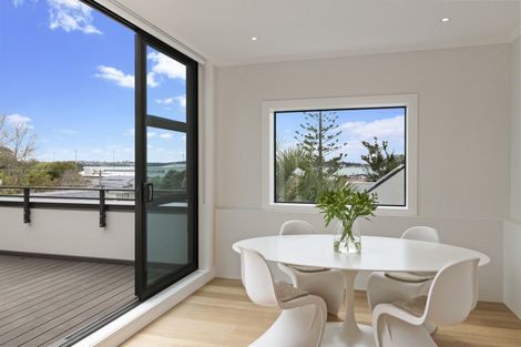 Photo of property in 14c Alfred Street, Northcote Point, Auckland, 0627