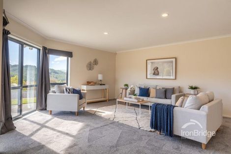 Photo of property in 13 Percy Kinsman Crescent, Riverstone Terraces, Upper Hutt, 5018