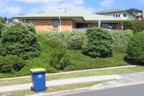 Photo of property in 38 Woodridge Avenue, Northcross, Auckland, 0630