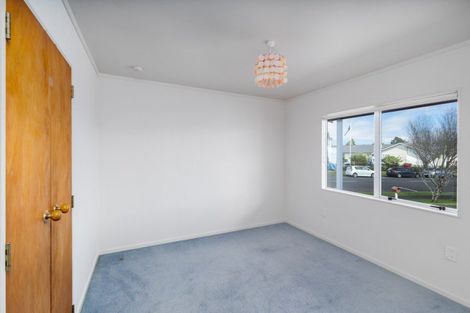 Photo of property in 26 Heta Road, Highlands Park, New Plymouth, 4312