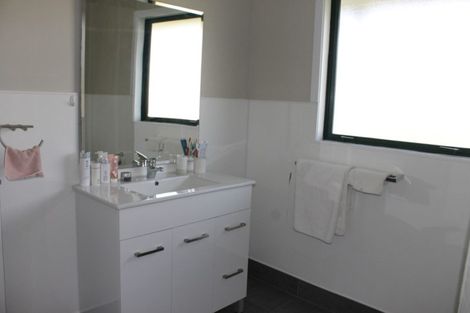 Photo of property in 40 Ariels Lane, Paparoa, Maungaturoto, 0583