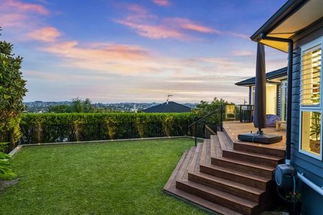 Photo of property in 6 Dorchester Place, Orewa, 0931