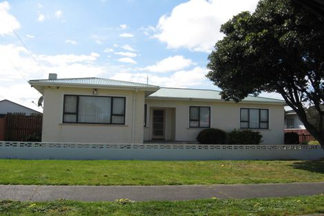Photo of property in 10 Laird Street, Castlecliff, Whanganui, 4501