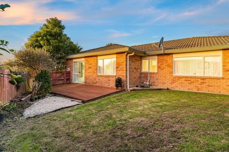 Photo of property in 12 Bokeen Lane, Flat Bush, Auckland, 2019