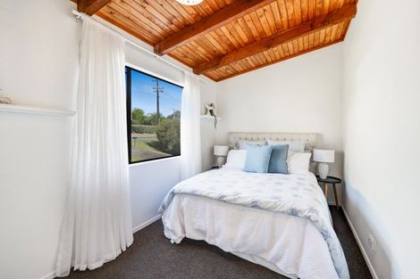 Photo of property in 46 De Luen Avenue, Tindalls Beach, Whangaparaoa, 0930