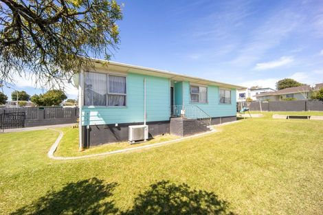 Photo of property in 6 Burbank Avenue, Manurewa, Auckland, 2102