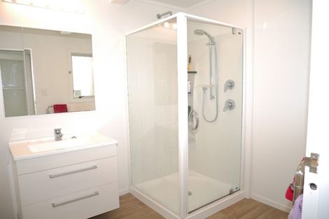 Photo of property in 12 Kowhai Grove, Raumati Beach, Paraparaumu, 5032