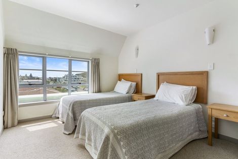 Photo of property in Anchorage Apartments, 411/36 Victoria Road, Mount Maunganui, 3116