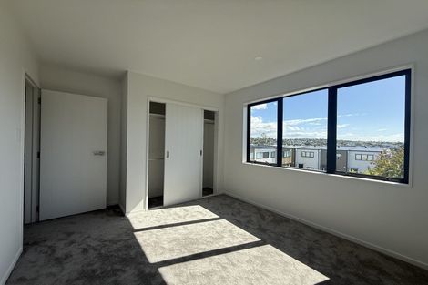 Photo of property in 33c Garadice Road, Rothesay Bay, Auckland, 0630