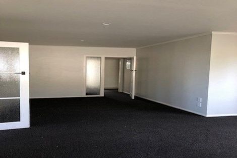 Photo of property in 2 Currey Crescent, Milford, Auckland, 0620