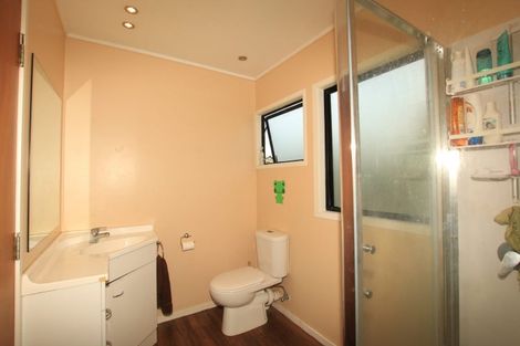 Photo of property in 1/7 Barbados Drive, Unsworth Heights, Auckland, 0632