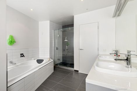 Photo of property in 5c Salmont Place, Kelburn, Wellington, 6012