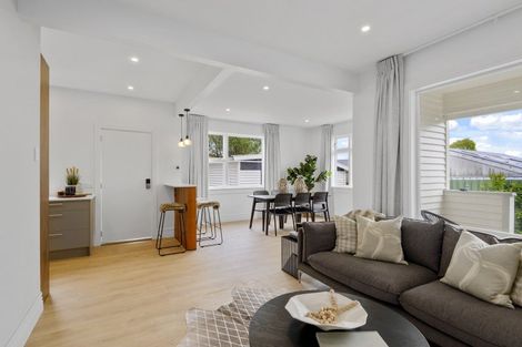 Photo of property in 121 Eastern Terrace, Beckenham, Christchurch, 8023