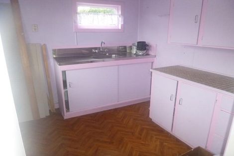 Photo of property in 28 Forest Hill Road, Henderson, Auckland, 0612