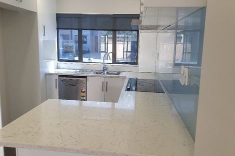 Photo of property in 16 Millcroft Lane, Ranui, Auckland, 0612