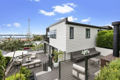 Photo of property in 14c Alfred Street, Northcote Point, Auckland, 0627