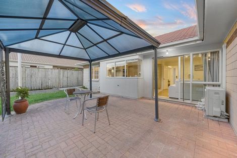 Photo of property in 8 William Woods Court, Flat Bush, Auckland, 2016